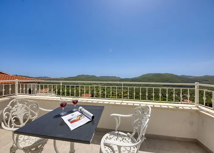 Cukurbag Koeyue Doga Manzarali Oriente