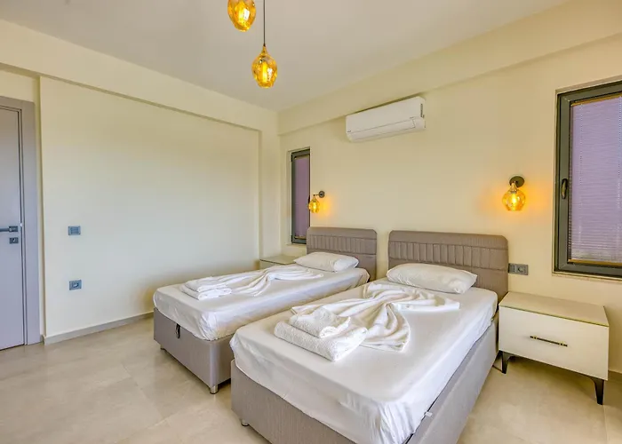 Cukurbag Koeyue Doga Manzarali Oriente